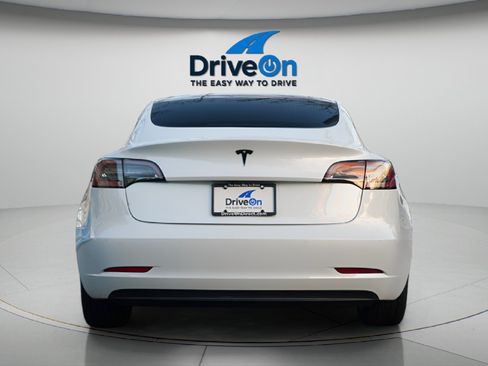 Used 2021 Tesla Model 3 Standard Range Plus RWD image 8