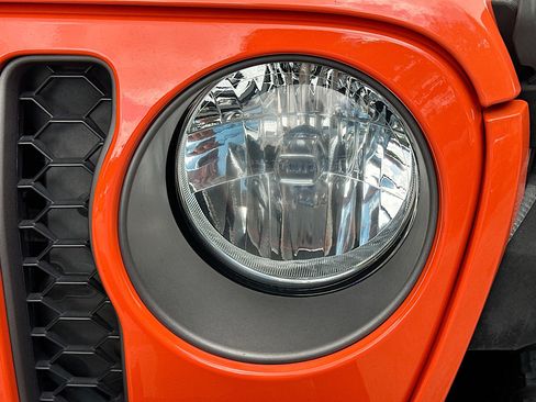 Used 2023 Jeep Gladiator Rubicon AWD/4WD image 29