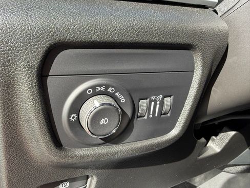 New 2025 Jeep Grand Cherokee Limited w/ Trailer Tow Package image 15