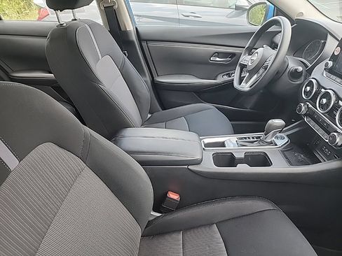 Used 2025 Nissan Sentra SV FWD image 12