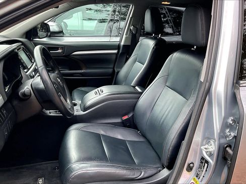 Used 2015 Toyota Highlander XLE image 8