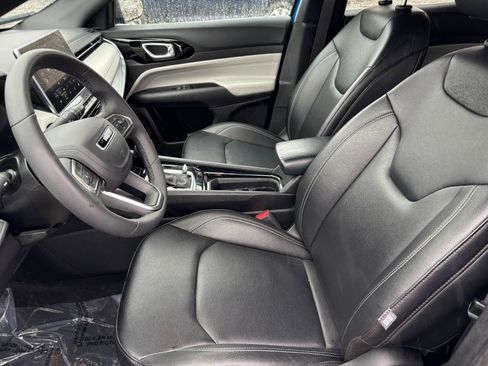 Used 2025 Jeep Compass Limited image 29