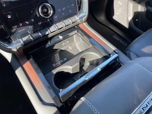 New 2026 GMC Yukon Denali w/ Sun & Power Step Package image 18