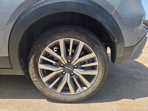 Used 2024 Nissan Kicks SV FWD image 32