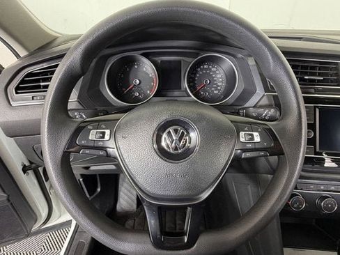 Used 2020 Volkswagen Tiguan S image 11