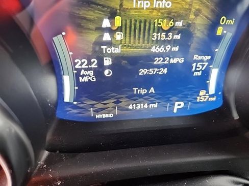 Used 2022 Jeep Wrangler Unlimited Sahara w/ Cold Weather Group image 16