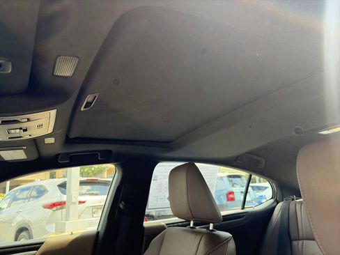 Used 2022 Lexus ES 350 w/ Luxury Package FWD image 16