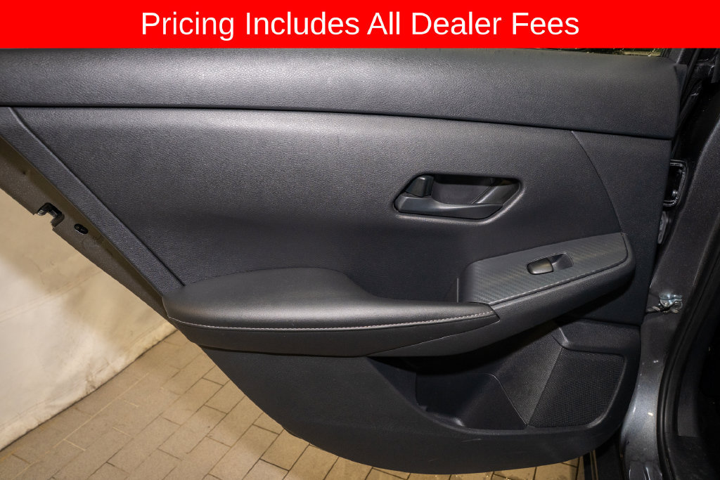 Used 2025 Nissan Sentra SV FWD image 9