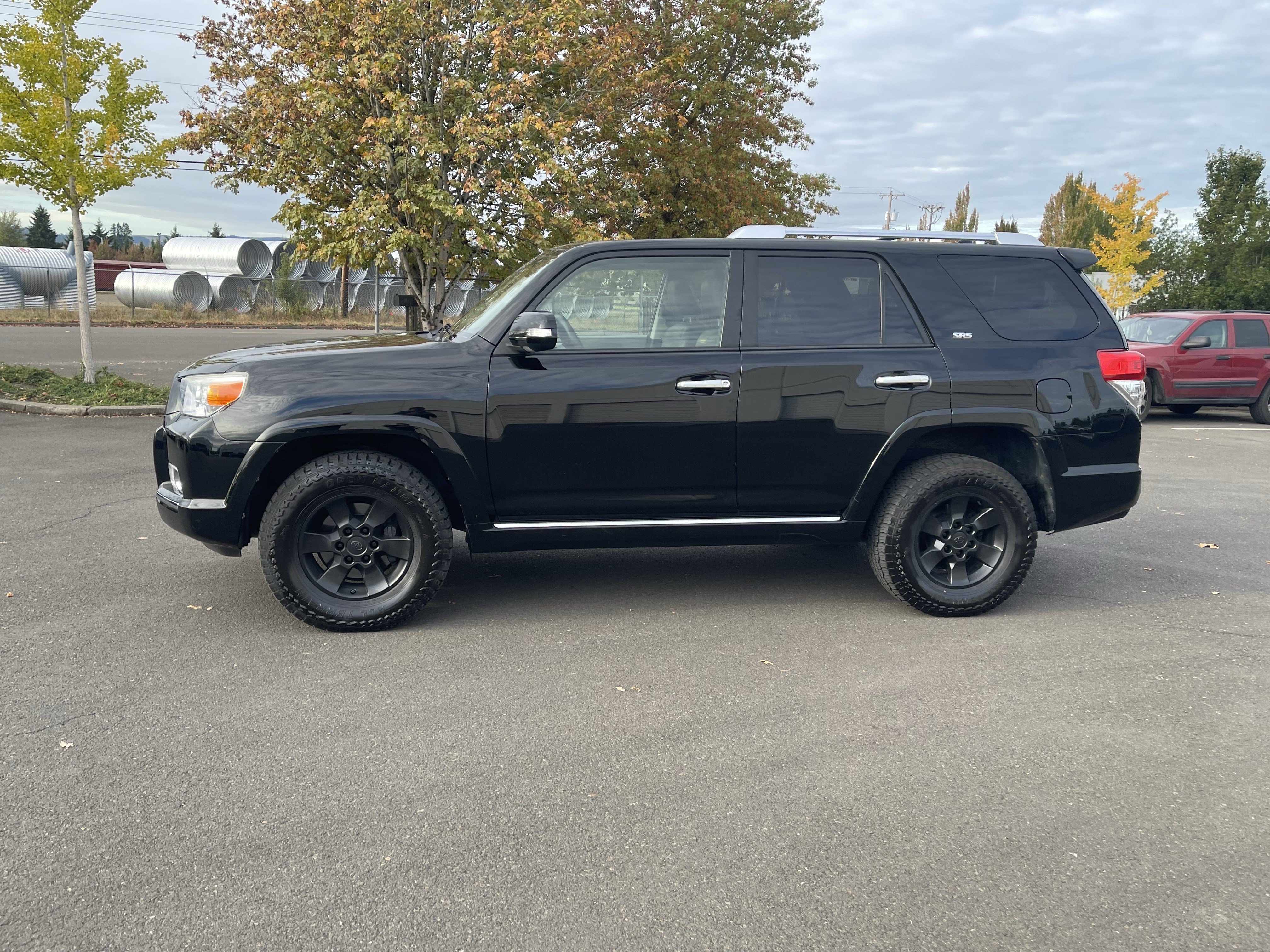Used 2013 Toyota 4Runner SR5 w/ Convenience Pkg AWD/4WD image 2