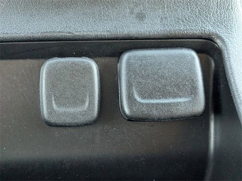 Used 2017 GMC Yukon SLT w/ Open Road Package image 28