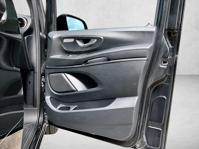 Used 2018 Mercedes-Benz Metris Passenger image 19