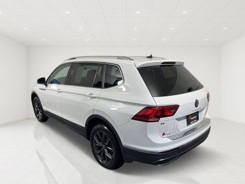 Used 2022 Volkswagen Tiguan SE AWD/4WD image 5