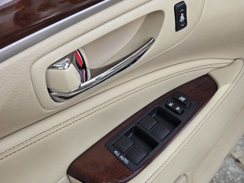 Used 2014 Lexus LS 460 L w/ Ultra Luxury Package RWD image 10