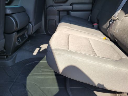 Used 2020 Chevrolet Silverado 1500 Custom w/ Custom Value Package AWD/4WD image 34
