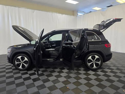 Used 2025 Mercedes-Benz GLB 250 4MATIC image 12