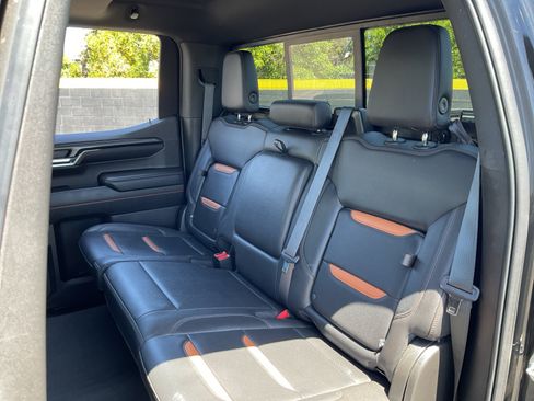 Used 2022 GMC Sierra 1500 AT4 w/ AT4 Premium Package AWD/4WD image 20