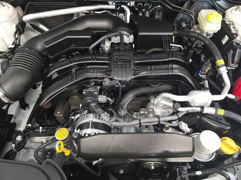 Used 2025 Subaru Crosstrek 2.5i Limited w/ Crosstrek Mirror Package AWD/4WD image 9