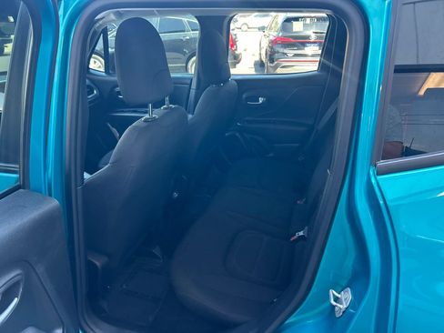 Used 2022 Jeep Renegade Latitude AWD/4WD image 15