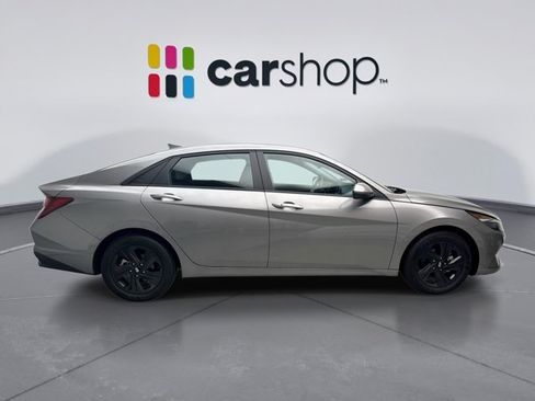 Used 2023 Hyundai Elantra SEL FWD image 6