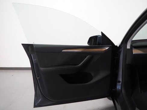 Used 2023 Tesla Model Y Long Range AWD/4WD image 50