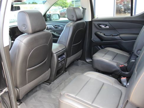 Used 2021 Chevrolet Traverse Premier w/ Redline Edition FWD image 21