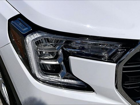 Used 2022 GMC Terrain SLE w/ Driver Convenience Package FWD image 27
