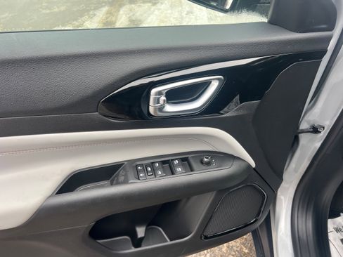 New 2026 Jeep Compass Limited image 11