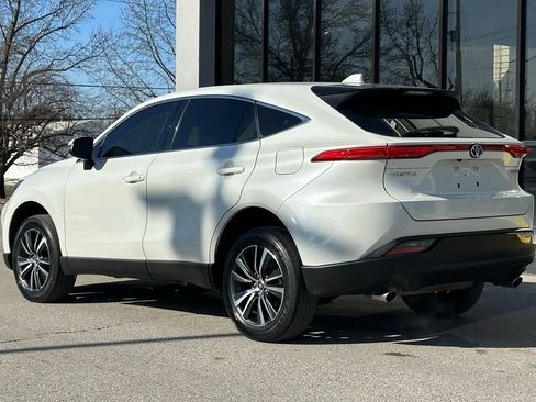 Used 2022 Toyota Venza XLE image 7