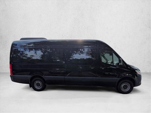 Used 2024 Mercedes-Benz Sprinter 2500 image 4