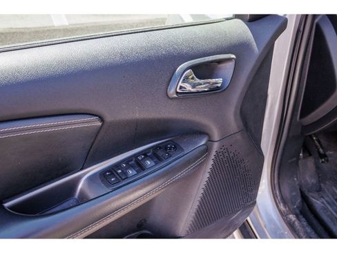 Used 2019 Dodge Journey Crossroad w/ Navigation Group image 14