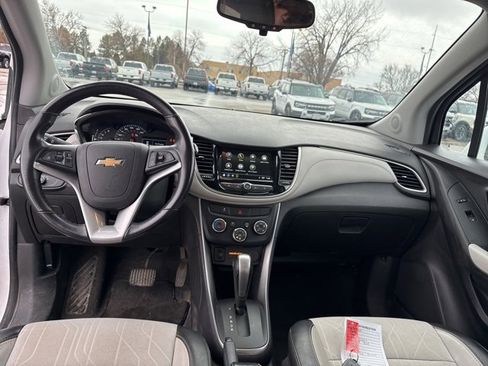 Used 2019 Chevrolet Trax LT w/ LT Convenience Package image 14