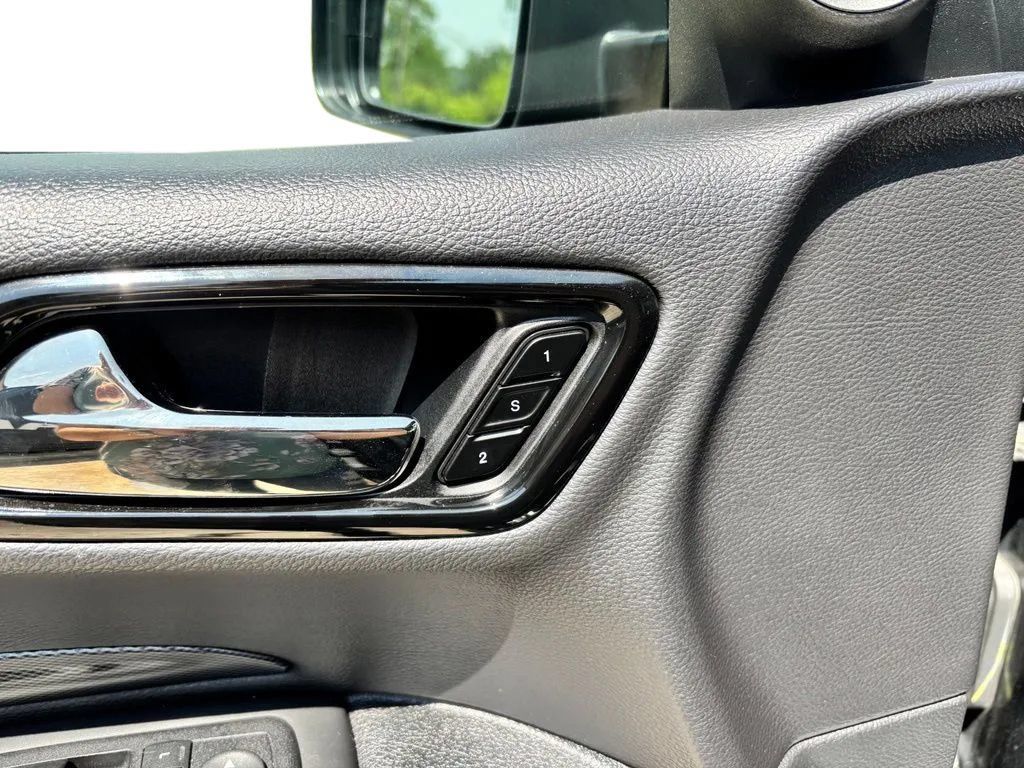 Used 2025 Dodge Durango R/T AWD/4WD image 24