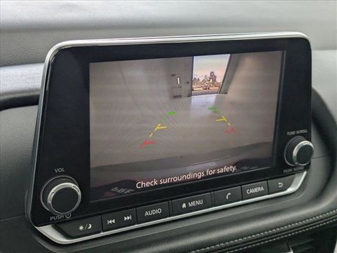 Used 2024 Nissan Rogue SV image 14