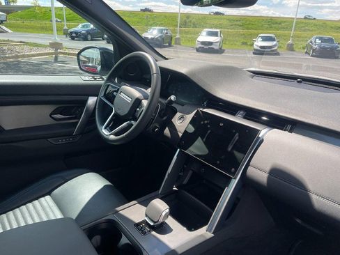 Used 2024 Land Rover Discovery Sport Dynamic SE AWD/4WD image 9