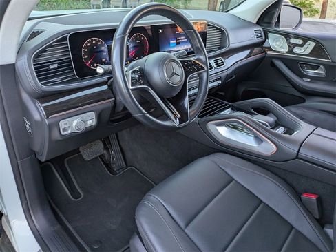 Used 2024 Mercedes-Benz GLS 450 4MATIC image 18