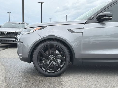 Used 2025 Land Rover Discovery S AWD/4WD image 9