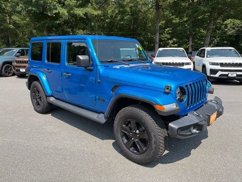 Certified 2022 Jeep Wrangler Unlimited Sahara AWD/4WD image 8
