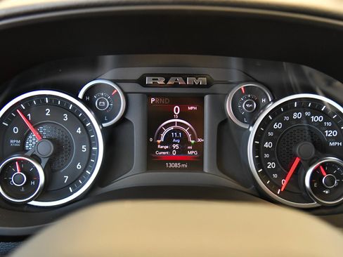 Used 2025 RAM 2500 Big Horn image 33