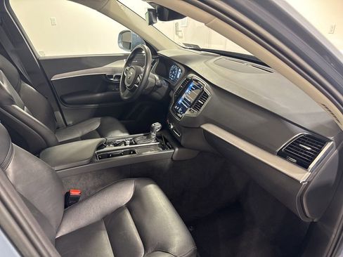 Used 2022 Volvo XC90 T5 Momentum w/ Advanced Package image 28