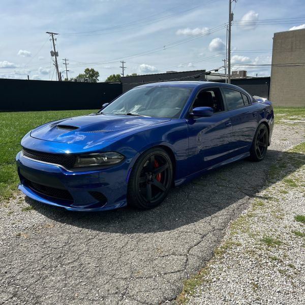 Used 2018 Dodge Charger SRT Hellcat w/ Harman/Kardon Audio Group RWD image 3