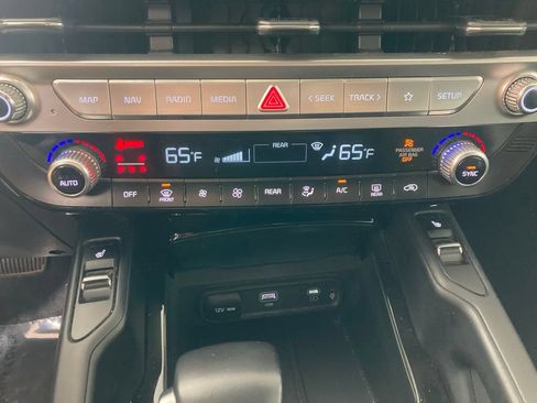 Used 2023 Kia Telluride S w/ S Sunroof Package AWD/4WD image 8