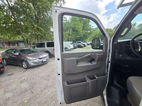 Used 2019 Chevrolet Express 2500 w/ Driver Convenience Package image 10