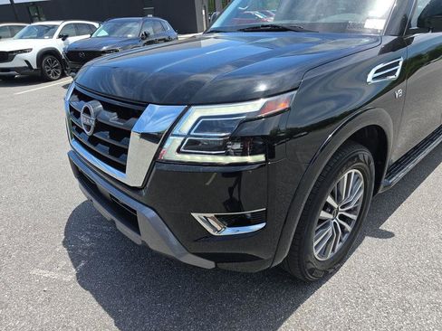 Used 2022 Nissan Armada SL w/ Captain's Chairs Package AWD/4WD image 9