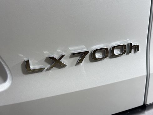 New 2026 Lexus LX 700h Luxury image 22