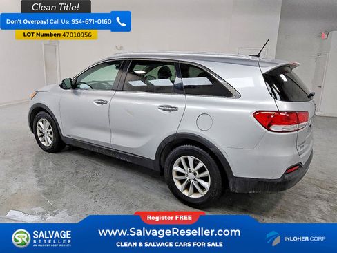 Used 2017 Kia Sorento AWD image 3