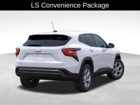 New 2026 Chevrolet Trax LS w/ LS Convenience Package FWD image 5