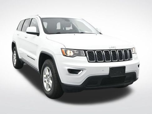 Used 2017 Jeep Grand Cherokee Laredo AWD/4WD image 3