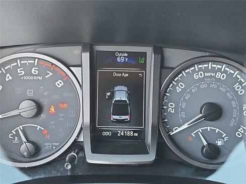 Used 2023 Toyota Tacoma TRD Off-Road w/ Advanced Technology Package image 26