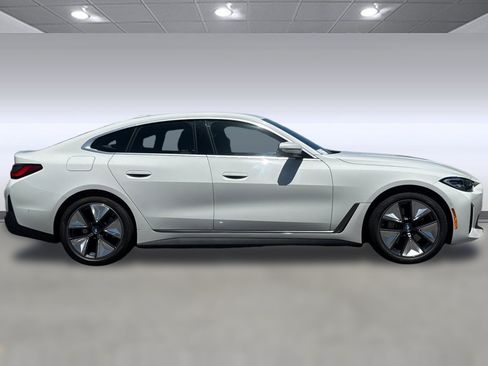 Used 2023 BMW i4 eDrive35 RWD image 8