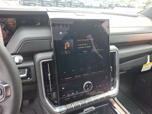 New 2026 GMC Yukon XL Denali w/ Denali Reserve Package AWD/4WD image 14